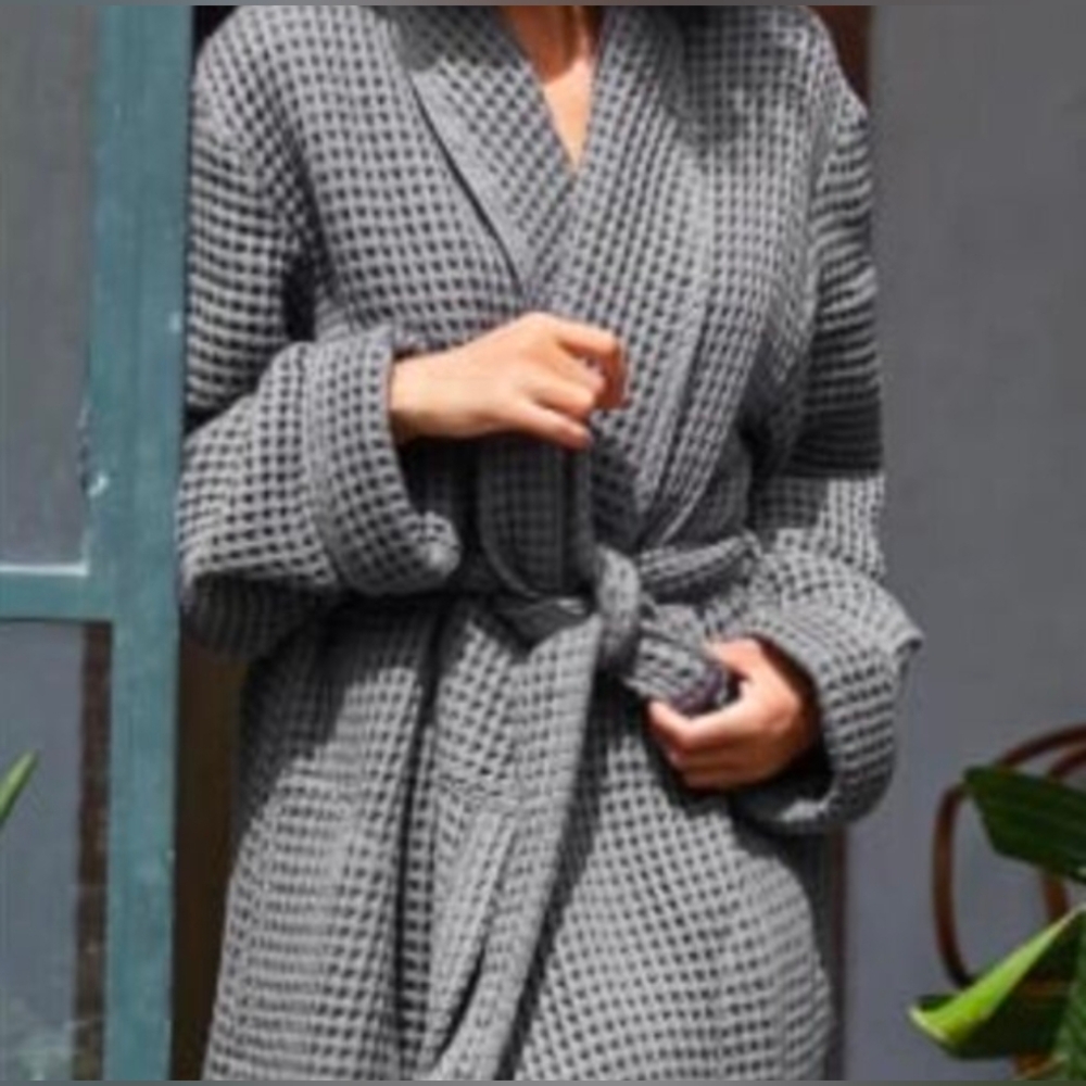 Brooklinen Waffle Linen Robe in Smoke Size XS/S